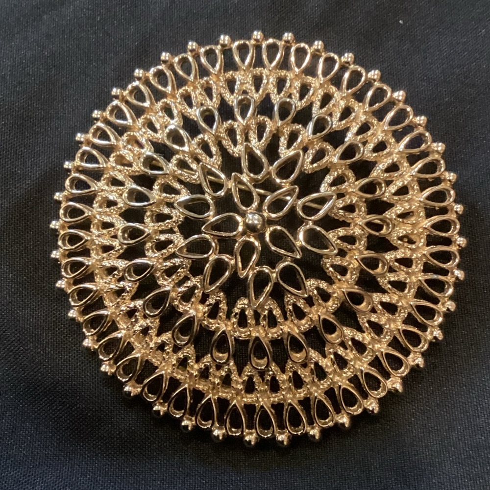 Sarah Coventry Large Domed Gold Tone Filigree Brooch